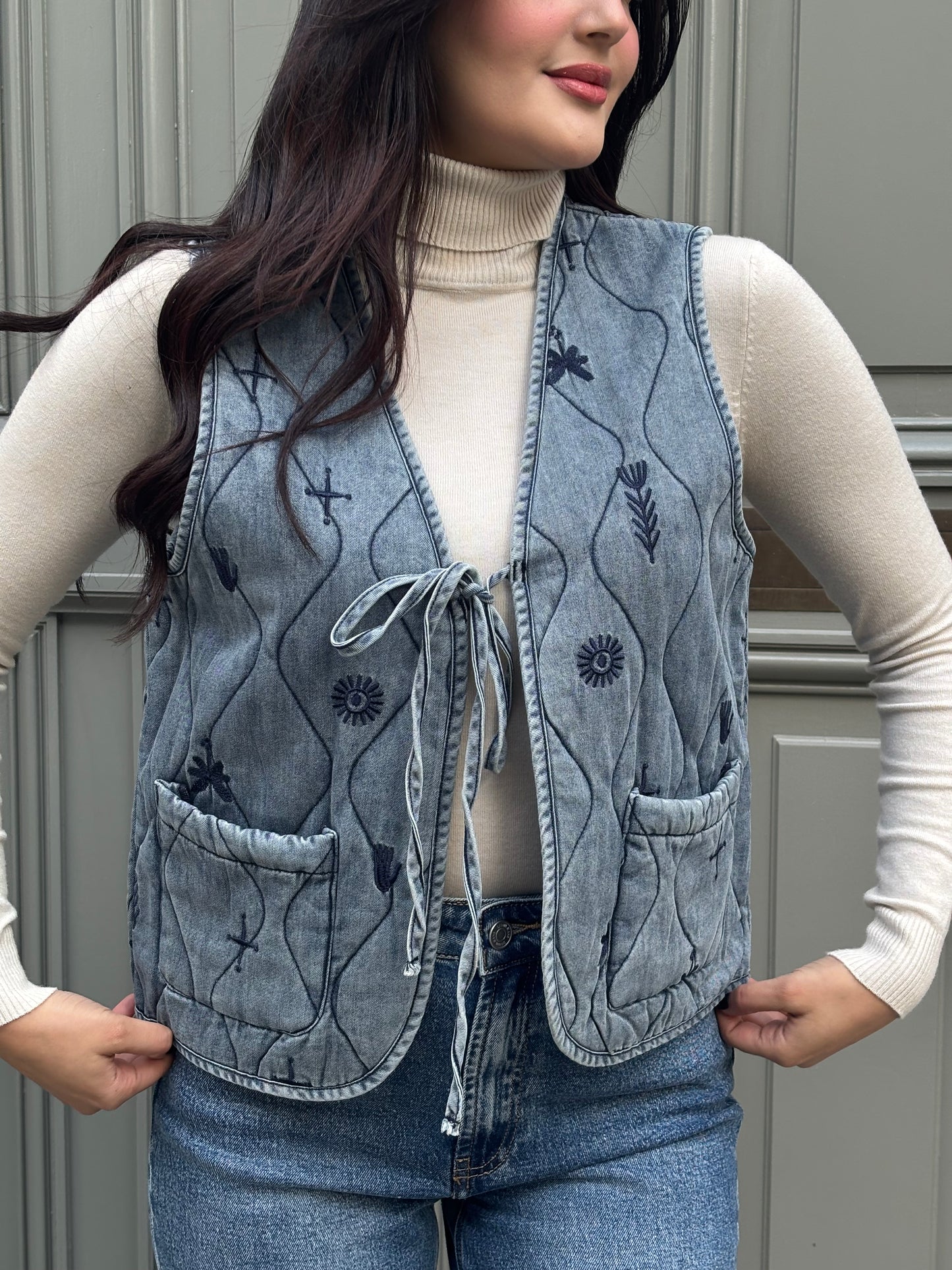 Gilet Sans Manches avec Nœud à Nouer