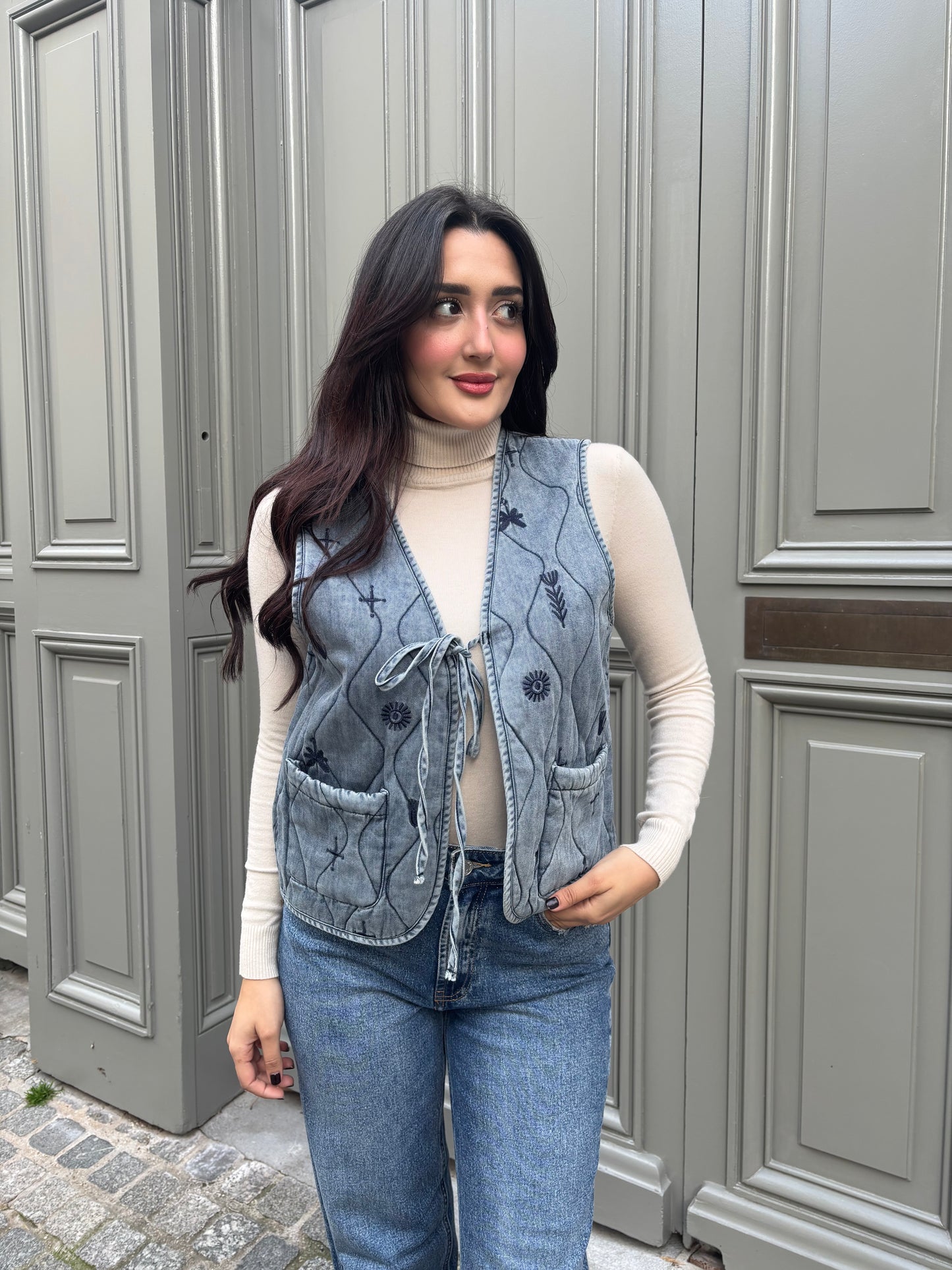 Gilet Sans Manches avec Nœud à Nouer